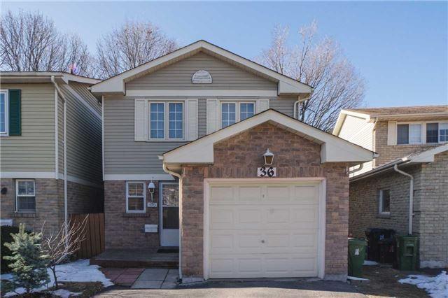 36 O'halloran Cres, House attached with 3 bedrooms, 2 bathrooms and 2 parking in Toronto ON | Image 2