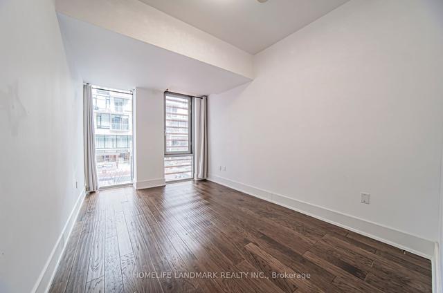 th118 - 39 Queens Quay St, Townhouse with 2 bedrooms, 3 bathrooms and 1 parking in Toronto ON | Image 4