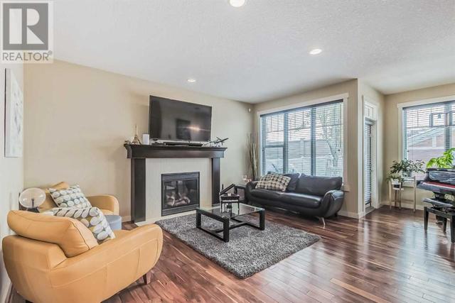 128 Mike Ralph Way Sw, House detached with 4 bedrooms, 3 bathrooms and 2 parking in Calgary AB | Image 18