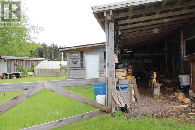379 Beach Road, House detached with 2 bedrooms, 2 bathrooms and null parking in North Coast E BC | Image 11