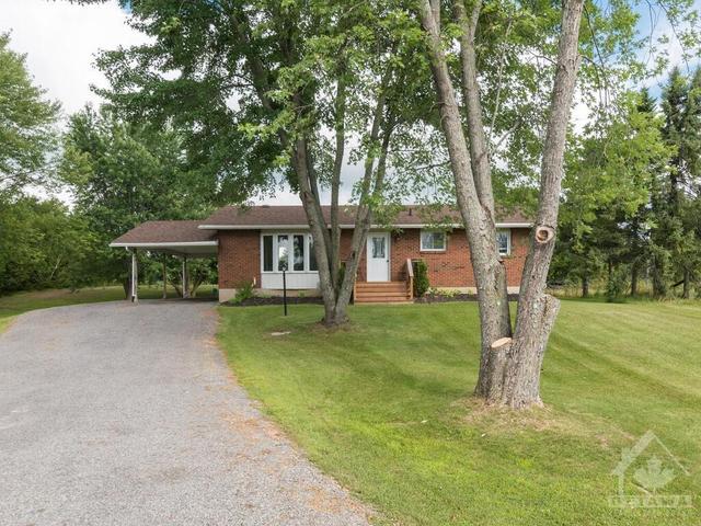 2215 Abbott Road, House detached with 3 bedrooms, 1 bathrooms and 6 parking in North Grenville ON | Image 29