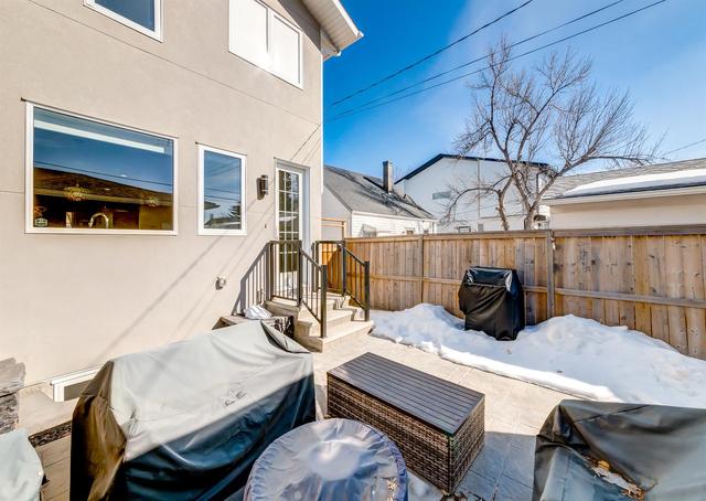 913 Rundle Crescent Ne, Home with 3 bedrooms, 3 bathrooms and 2 parking in Calgary AB | Image 43