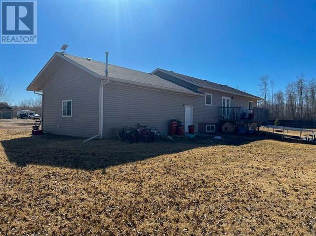 11202 114 Ave, House detached with 5 bedrooms, 3 bathrooms and 10 parking in Mackenzie County AB | Image 4