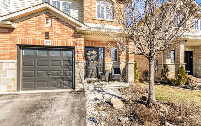 39 Redcedar Cres, House attached with 3 bedrooms, 3 bathrooms and 2 parking in Hamilton ON | Image 12