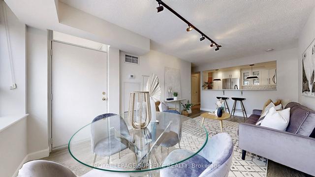 812 - 5 Rosehill Ave, Condo with 2 bedrooms, 2 bathrooms and 1 parking in Toronto ON | Image 5