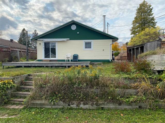18 Hemlock Pl W, House detached with 2 bedrooms, 1 bathrooms and 3 parking in Elliot Lake ON | Image 13