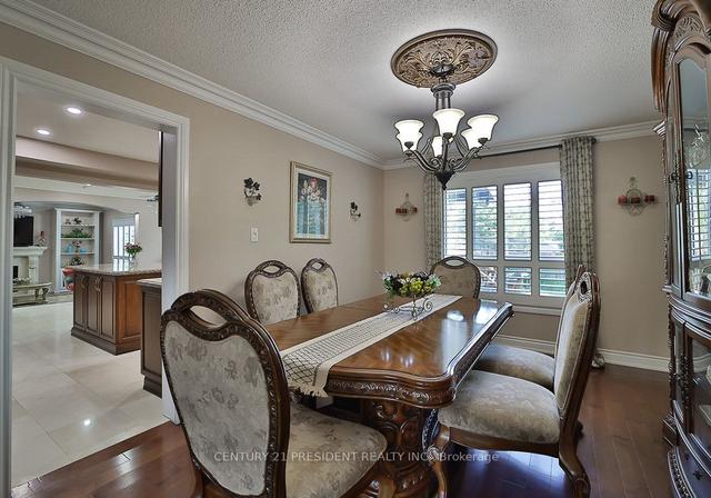 12 Lafleur Crt, House detached with 4 bedrooms, 5 bathrooms and 6 parking in Brampton ON | Image 37
