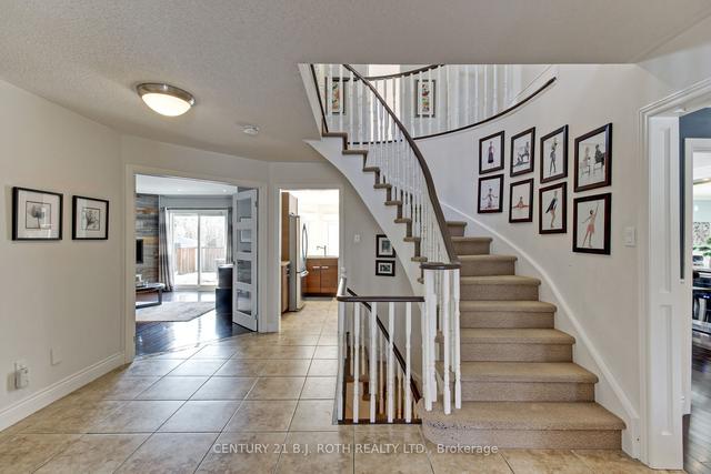 6 Bishopsbridge Cres, House detached with 4 bedrooms, 3 bathrooms and 6 parking in Richmond Hill ON | Image 34