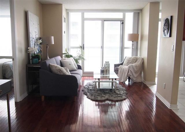 1602 - 509 Beecroft Rd, Condo with 2 bedrooms, 2 bathrooms and 1 parking in Toronto ON | Image 4