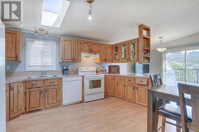 1 - 3099 Shuswap Rd E, House detached with 3 bedrooms, 2 bathrooms and null parking in Thompson Nicola P (Rivers and the Peaks) BC | Image 33