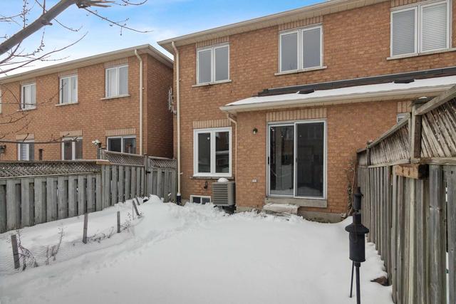 21 Todmorden Dr, House attached with 3 bedrooms, 3 bathrooms and 3 parking in Brampton ON | Image 15