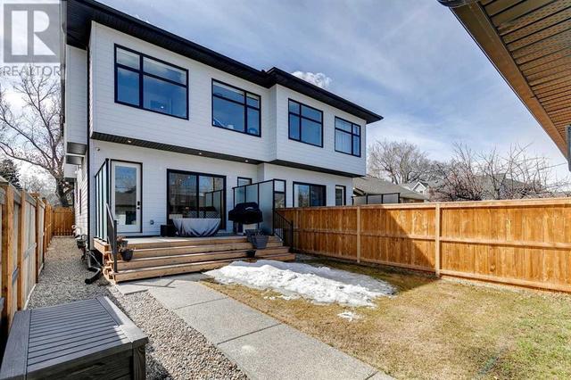 224 8 Avenue Ne, House semidetached with 4 bedrooms, 3 bathrooms and 2 parking in Calgary AB | Image 46