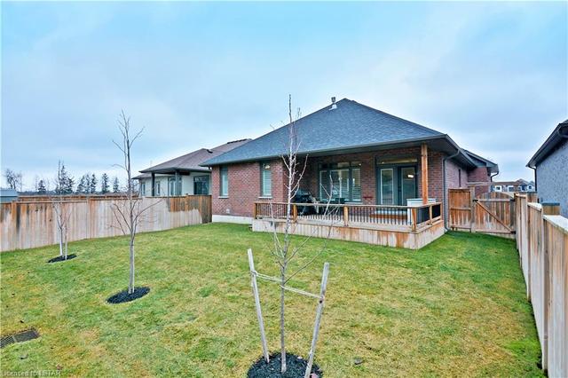 7 Lindsay Crescent, House detached with 3 bedrooms, 3 bathrooms and 4 parking in Strathroy Caradoc ON | Image 31