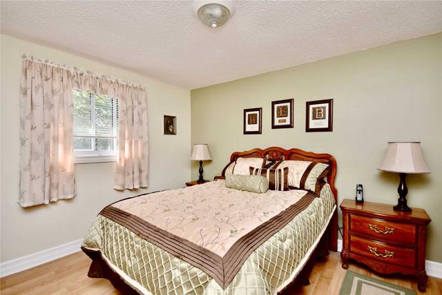 323 Otter Cres, House detached with 4 bedrooms, 2 bathrooms and 4 parking in Midland ON | Image 6