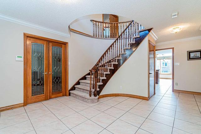 4 Chalmers Crt, House detached with 5 bedrooms, 4 bathrooms and 2 parking in Brampton ON | Image 4