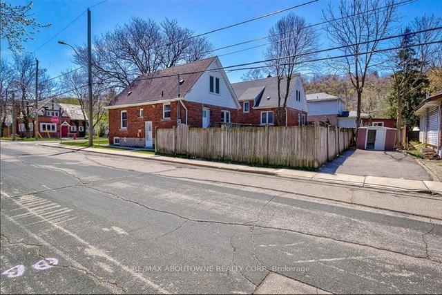 280 Emerson St W, House detached with 4 bedrooms, 2 bathrooms and 2 parking in Hamilton ON | Image 13