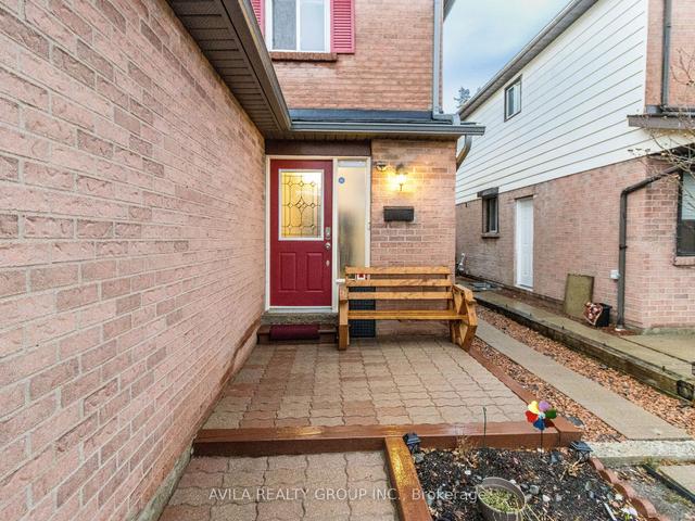 31 Wheatfield Rd, House detached with 3 bedrooms, 2 bathrooms and 5 parking in Brampton ON | Image 23