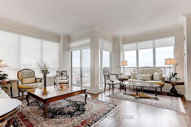 rg5 - 2 Clairtrell Rd, Condo with 2 bedrooms, 3 bathrooms and 2 parking in Toronto ON | Image 30