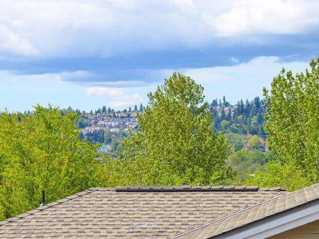 1146 O'flaherty Gate, House attached with 3 bedrooms, 2 bathrooms and null parking in Port Coquitlam BC | Image 12