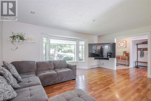 2114 Trident Pl, House detached with 4 bedrooms, 4 bathrooms and 6 parking in North Saanich BC | Image 8