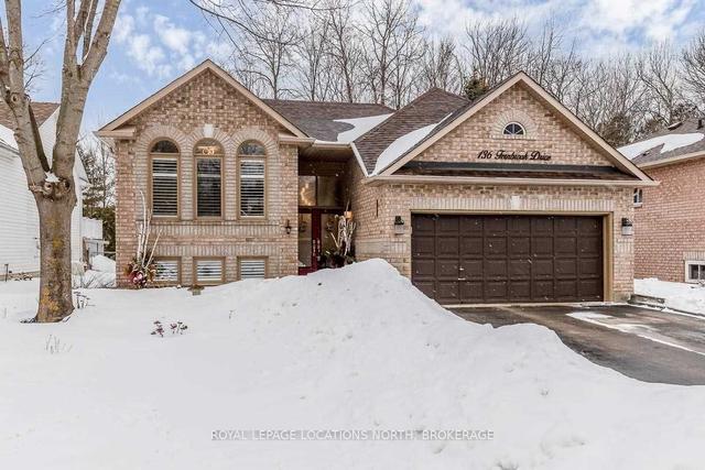 136 Fernbrook Dr, House detached with 2 bedrooms, 3 bathrooms and 6 parking in Wasaga Beach ON | Image 1