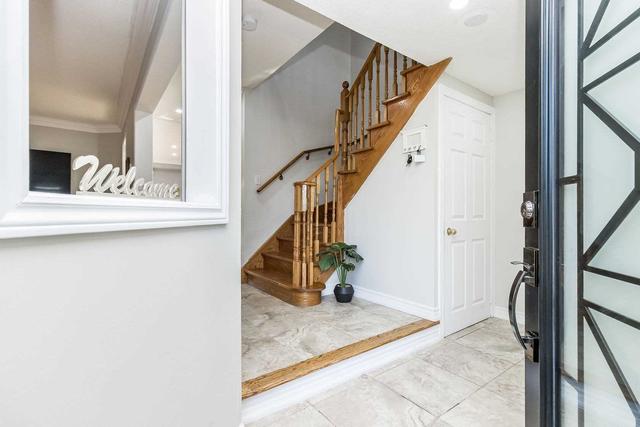 81 Townley Cres, House semidetached with 3 bedrooms, 3 bathrooms and 4 parking in Brampton ON | Image 37
