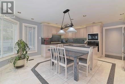 upper - 3213 Trelawny Circ, House detached with 4 bedrooms, 3 bathrooms and 3 parking in Mississauga ON | Image 9
