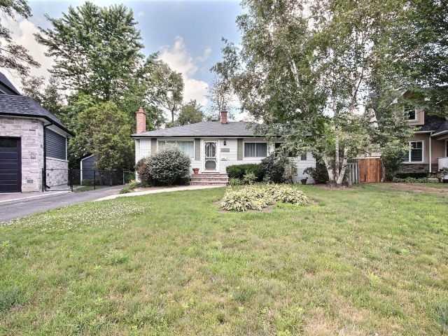 1347 Avon Cres, House detached with 3 bedrooms, 2 bathrooms and 8 parking in Oakville ON | Image 1