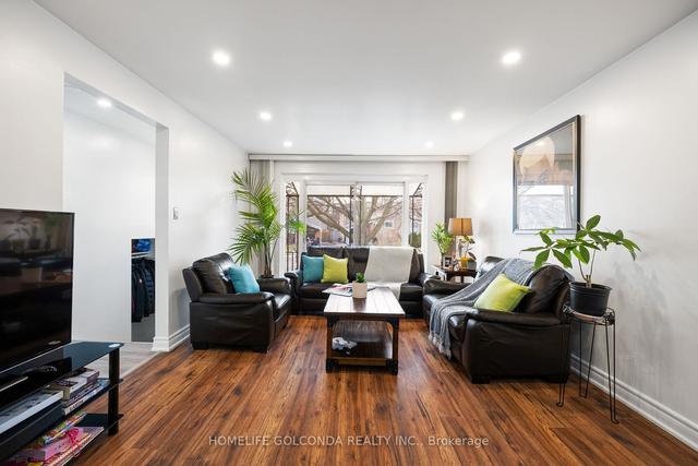 109 Elise Terr, House semidetached with 3 bedrooms, 3 bathrooms and 2 parking in Toronto ON | Image 28