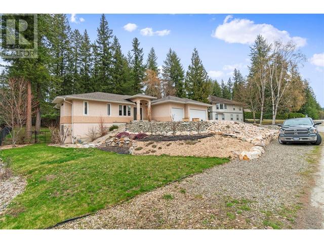 2599 Golf View Crescent, House detached with 4 bedrooms, 2 bathrooms and 3 parking in Columbia Shuswap C BC | Image 45