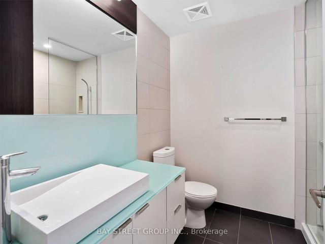 3311 - 300 Front St W, Condo with 2 bedrooms, 2 bathrooms and 1 parking in Toronto ON | Image 9