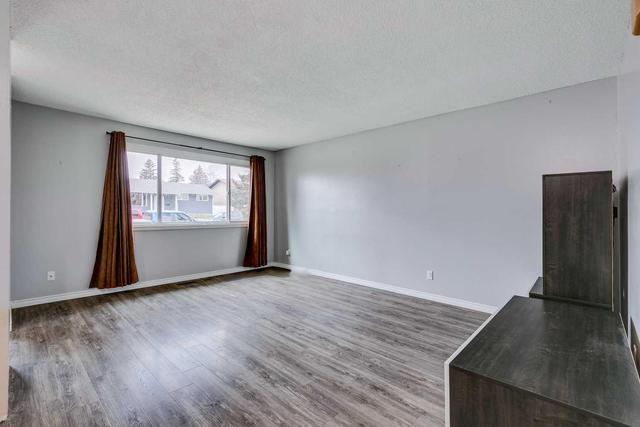 824 Madeira Drive Ne, Home with 3 bedrooms, 1 bathrooms and 2 parking in Calgary AB | Image 2