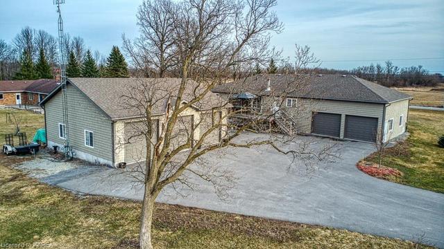 2924 Frontenac Road, Home with 2 bedrooms, 3 bathrooms and null parking in South Frontenac ON | Image 38