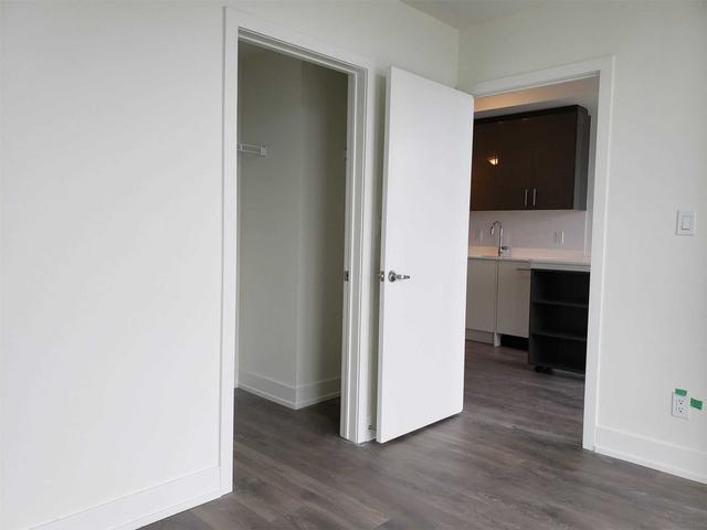 1801 - 180 Fairview Mall Dr, Condo with 1 bedrooms, 1 bathrooms and 1 parking in Toronto ON | Image 5