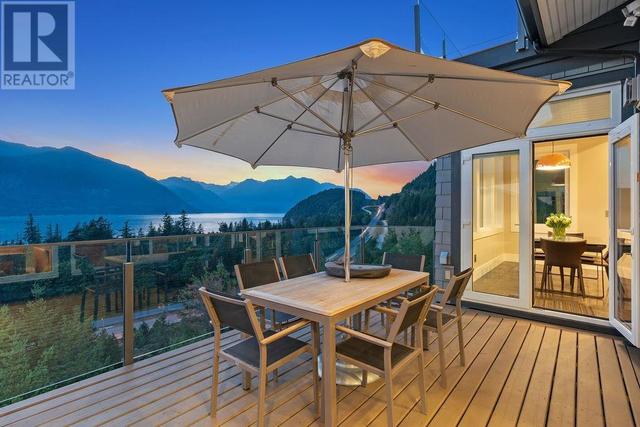 660 Ocean Crest Drive, House detached with 4 bedrooms, 4 bathrooms and 3 parking in Squamish Lillooet D BC | Image 5