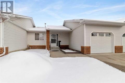 72, - 2816 Botterill Crescent, House semidetached with 3 bedrooms, 2 bathrooms and 1 parking in Red Deer AB | Card Image