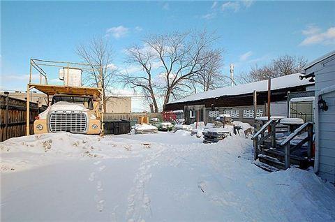 199 Thirtieth St, House detached with 2 bedrooms, 1 bathrooms and 4 parking in Toronto ON | Image 14