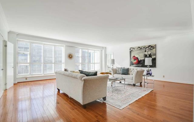 313 - 77 Avenue Rd, Condo with 2 bedrooms, 3 bathrooms and 3 parking in Toronto ON | Image 6