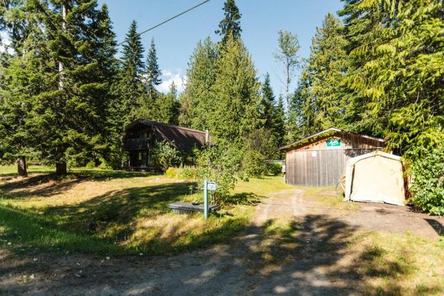 240 Bryan Road, House detached with 3 bedrooms, 2 bathrooms and null parking in Central Kootenay E BC | Image 32