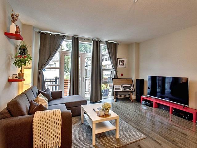 118 - 165 Duke St E, Condo with 1 bedrooms, 1 bathrooms and 1 parking in Kitchener ON | Image 2
