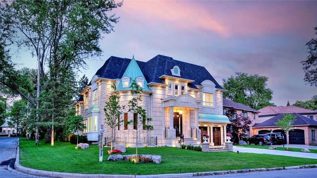 19 Berkindale Dr, House detached with 5 bedrooms, 9 bathrooms and 9 parking in Toronto ON | Image 1