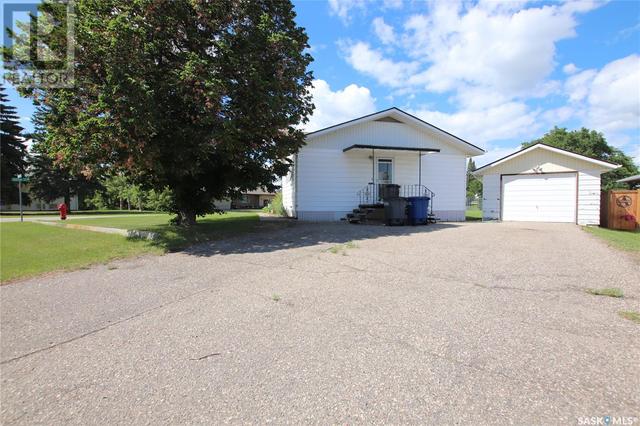 701 4th Avenue, House detached with 2 bedrooms, 2 bathrooms and null parking in Raymore SK | Image 30