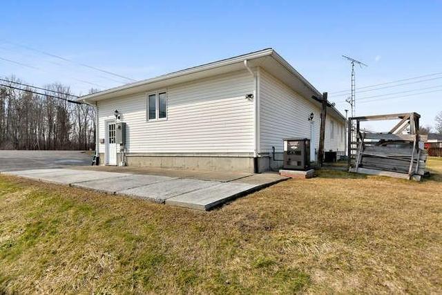 8375 County Rd 15 Road, House detached with 3 bedrooms, 2 bathrooms and 6 parking in Augusta ON | Image 27