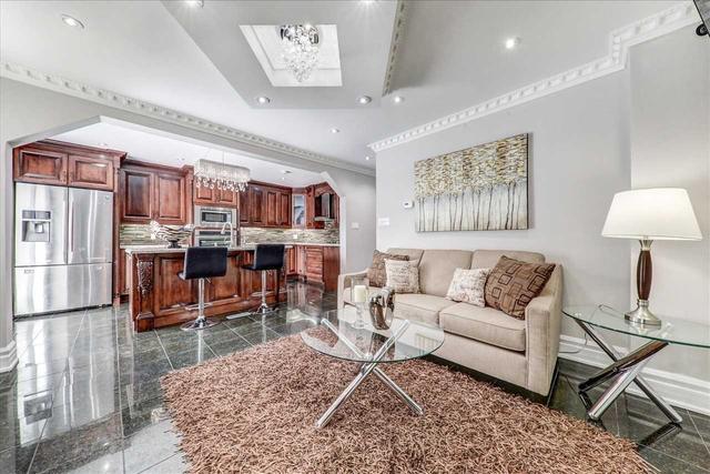 128 Morningview Tr, House detached with 4 bedrooms, 4 bathrooms and 4 parking in Toronto ON | Image 9