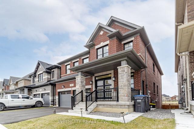 28 Affusion Rd, House detached with 4 bedrooms, 4 bathrooms and 5 parking in Brampton ON | Image 12