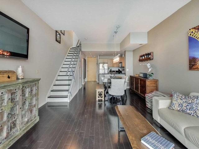 922 - 388 Richmond St W, Condo with 2 bedrooms, 2 bathrooms and 0 parking in Toronto ON | Image 10