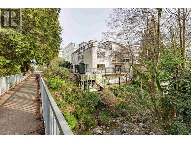 1 - 1786 Esquimalt Avenue, House attached with 2 bedrooms, 2 bathrooms and 1 parking in West Vancouver BC | Image 24