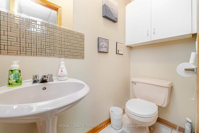 3a Humber Hill Ave, House semidetached with 3 bedrooms, 3 bathrooms and 2 parking in Toronto ON | Image 25