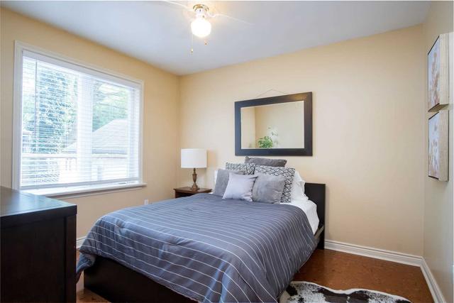 125 Eastville Ave, House detached with 3 bedrooms, 3 bathrooms and 5 parking in Toronto ON | Image 7