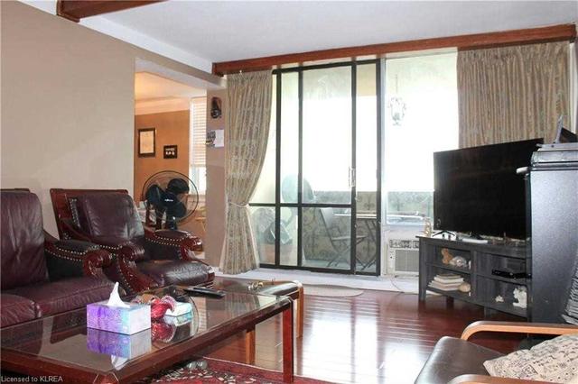 3 Massey Sq, Condo with 2 bedrooms, 1 bathrooms and 1 parking in Toronto ON | Image 24